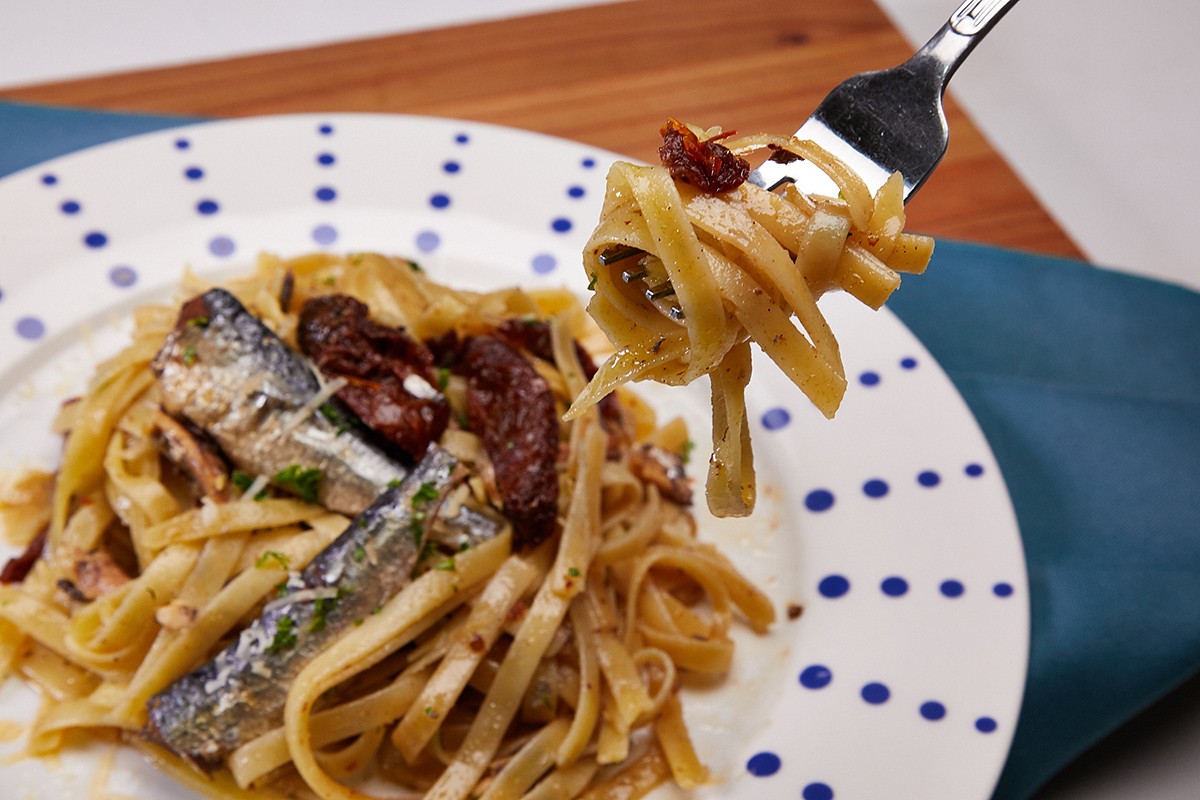 Garlic Pasta With Sundried Tomatoes And Spanish Sardines | Online Recipe |  The Maya Kitchen