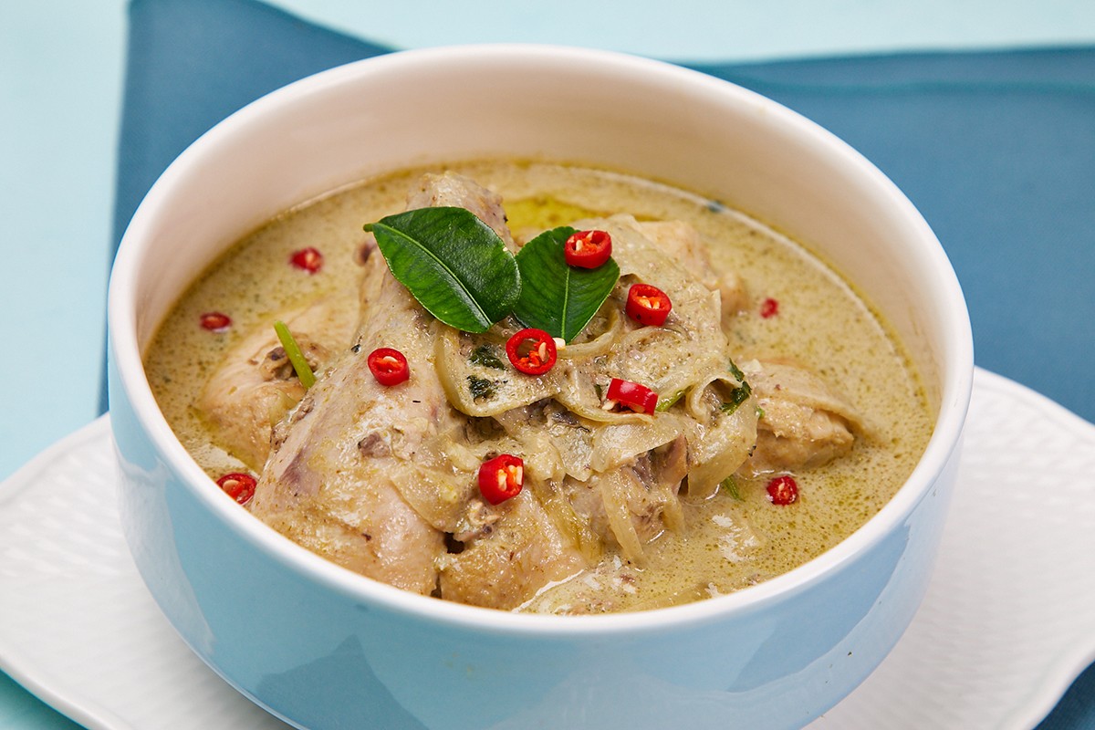 Green Chicken Curry | Online Recipe | The Maya Kitchen