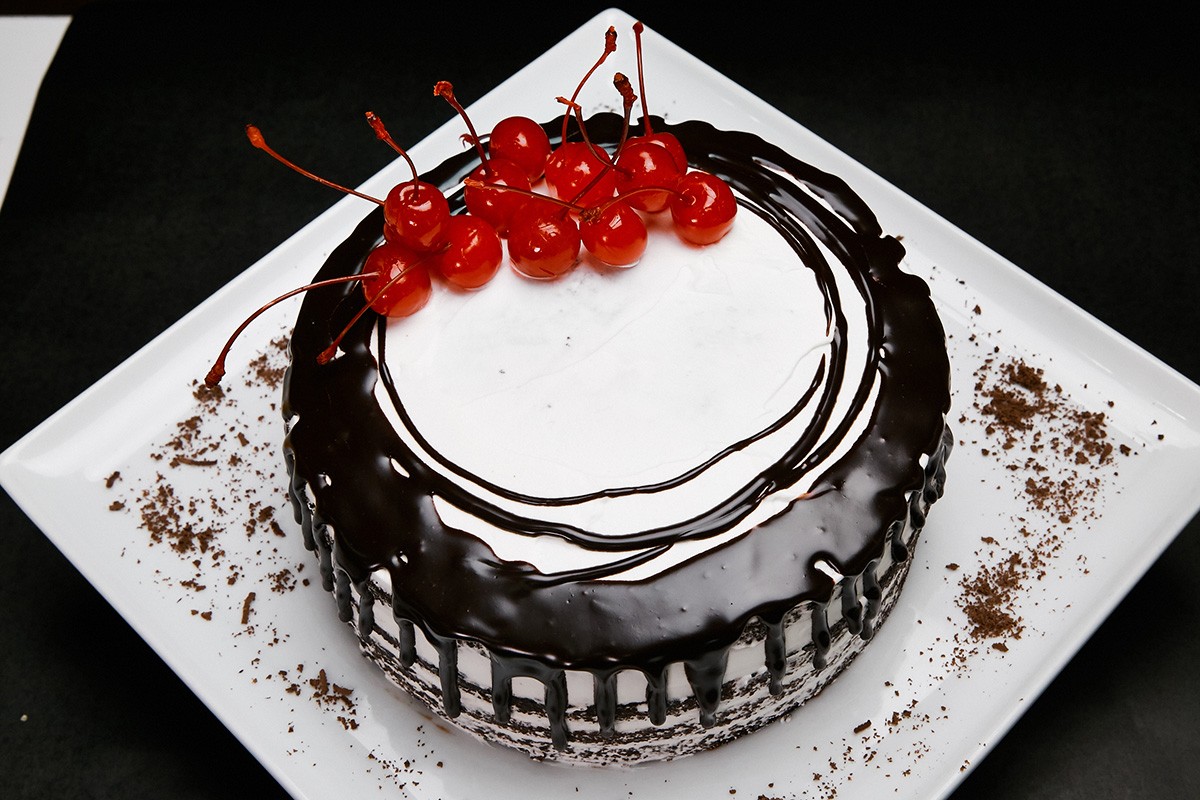 My Bright Yellow Kitchen: black forest cake ala Red Ribbon-happymobile.vn