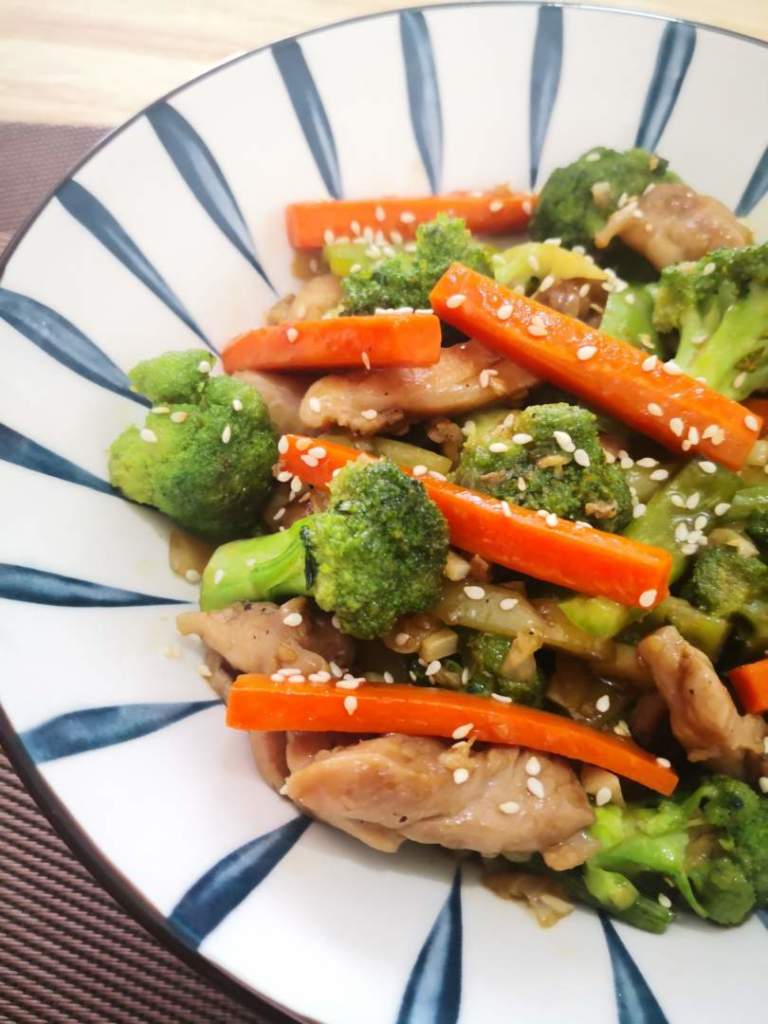 Chicken and Broccoli in Teriyaki Sauce